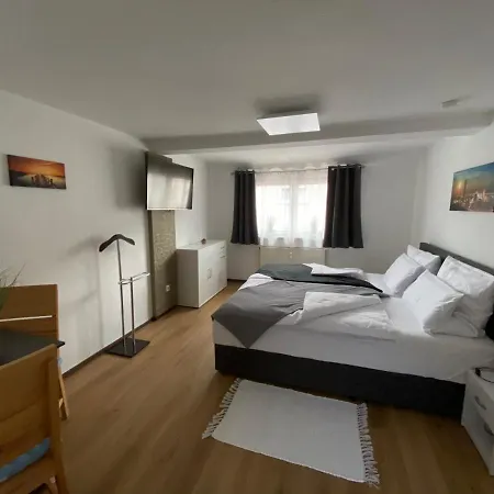 Q Im Zentrum Von Monteurzimmer Apartmán *