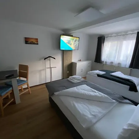 アパート Q Im Zentrum Von Königsbronn