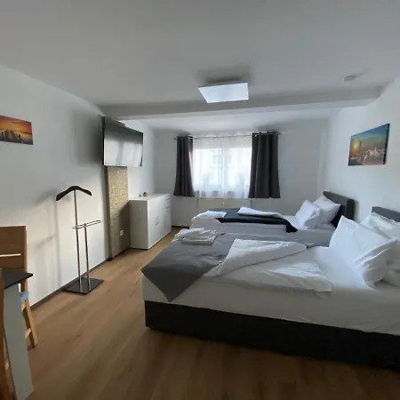 Q Im Zentrum Von Monteurzimmer * Königsbronn